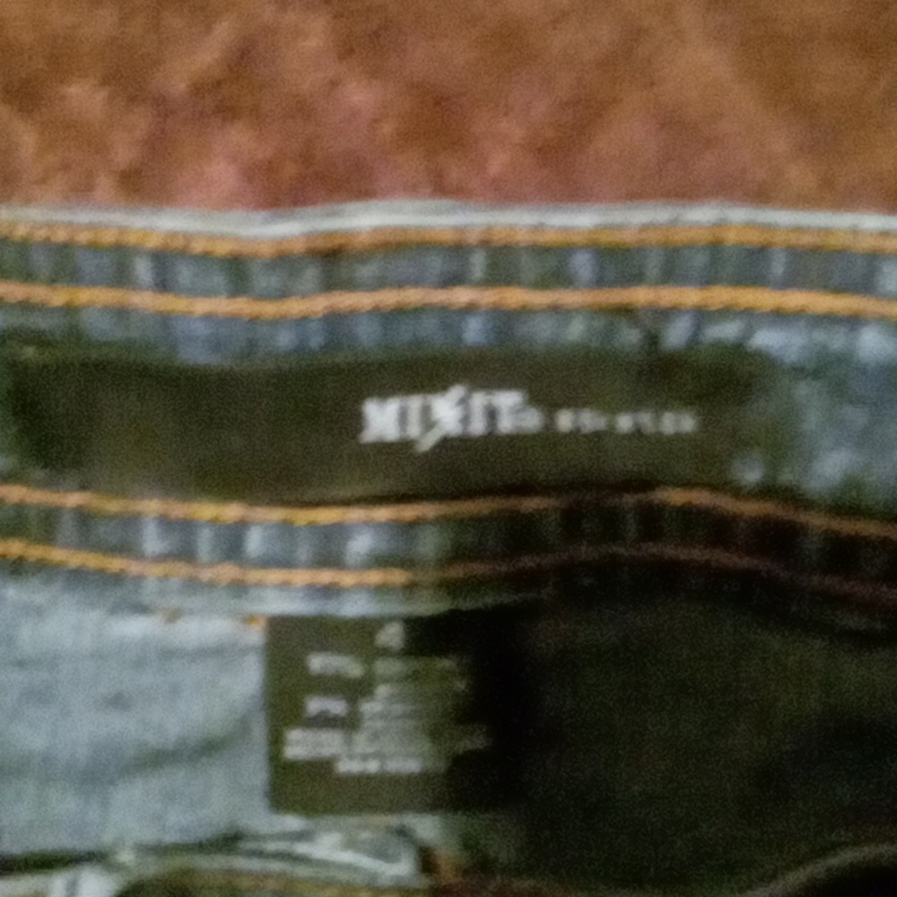 Capris - Picture 3 of 8